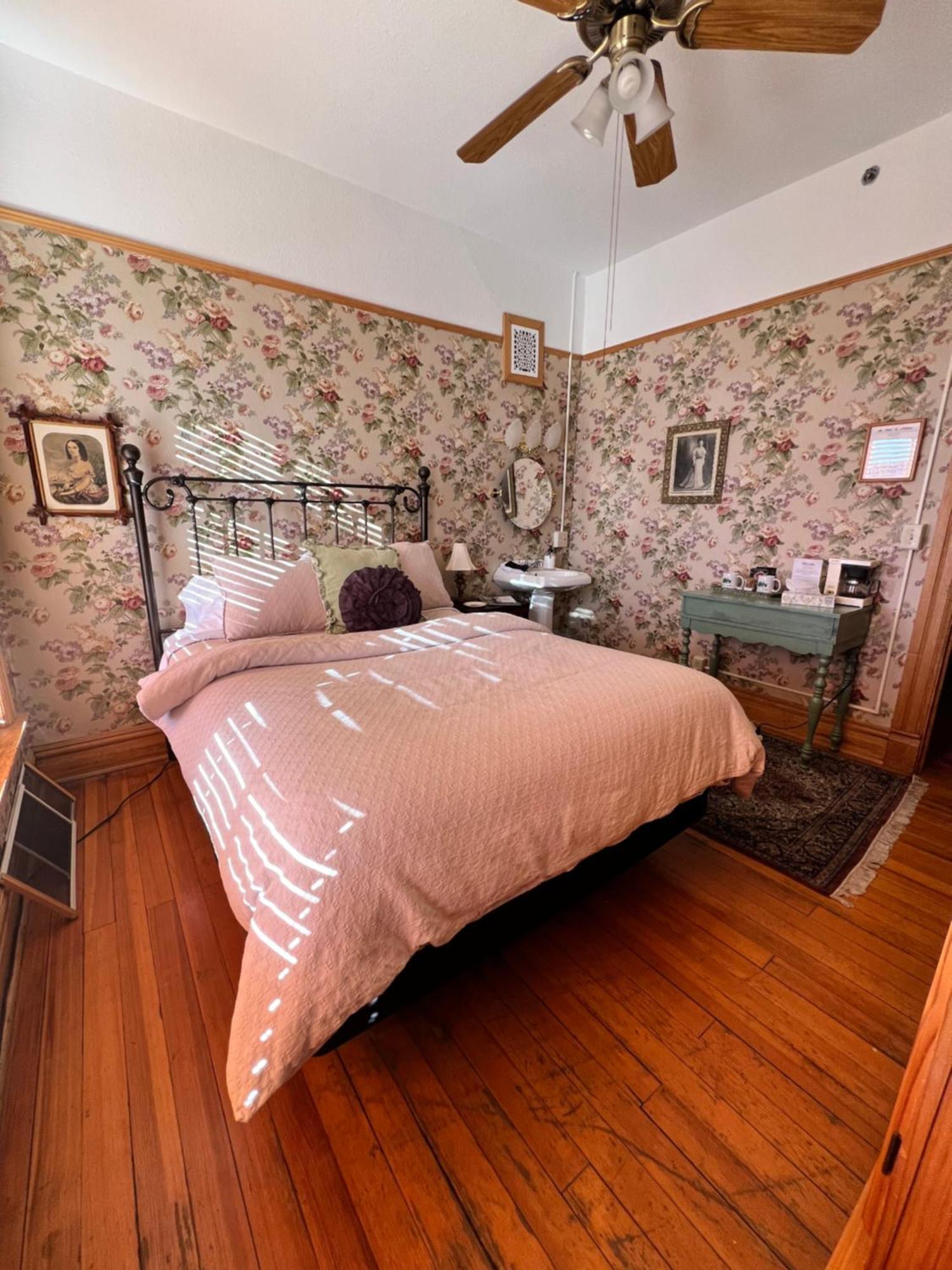 Hotel St Nicholas 克里普尔克里克 外观 照片