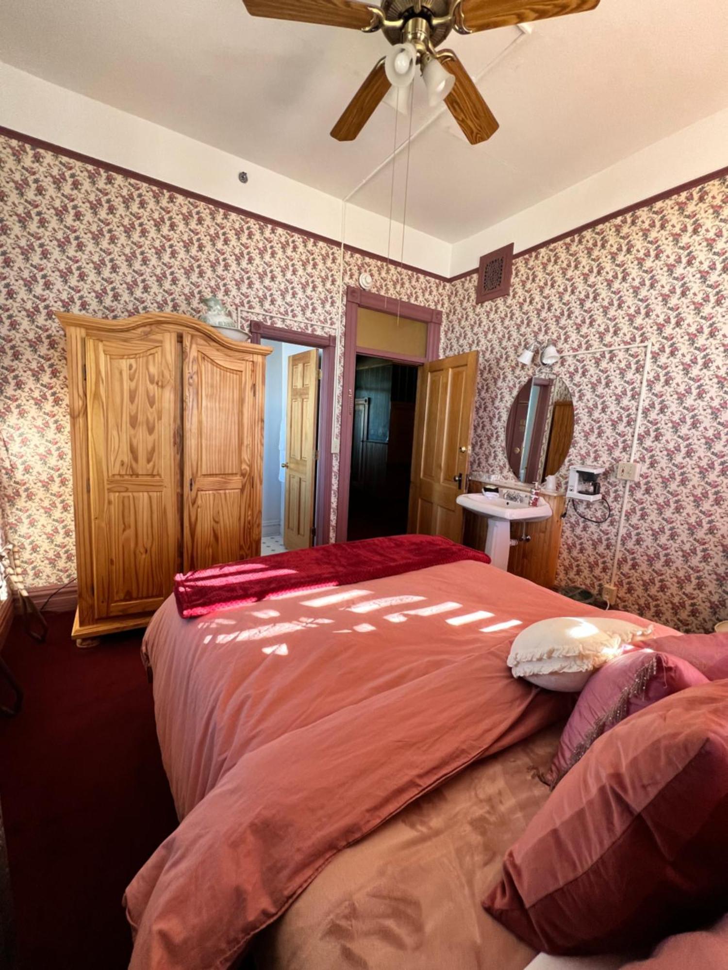 Hotel St Nicholas 克里普尔克里克 外观 照片